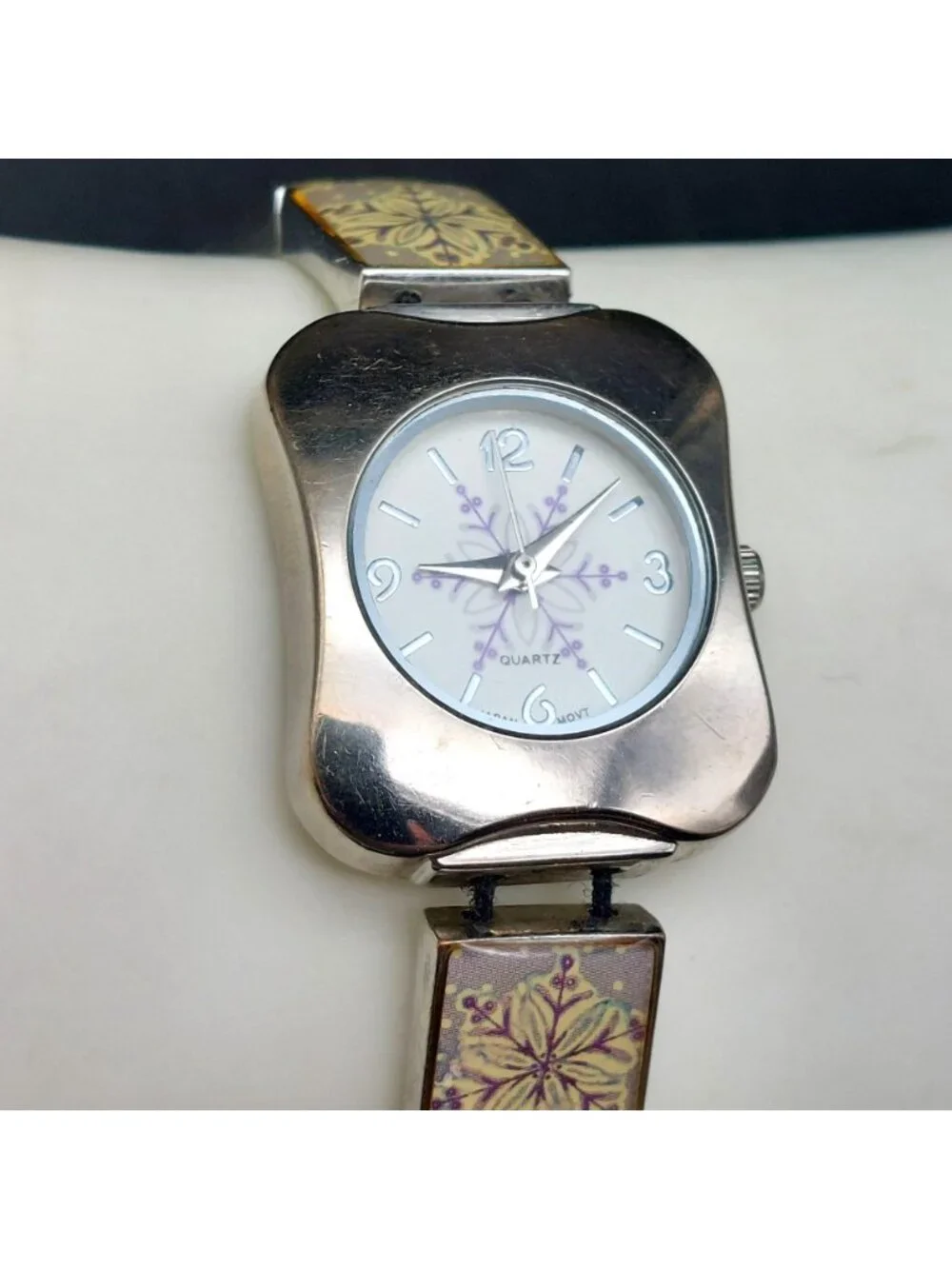 Vintage Accutime A603-102 Polar Bear Snowflake Stretch Watch New Battery Works